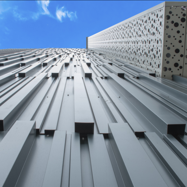 fachada-geoclad-corporativo