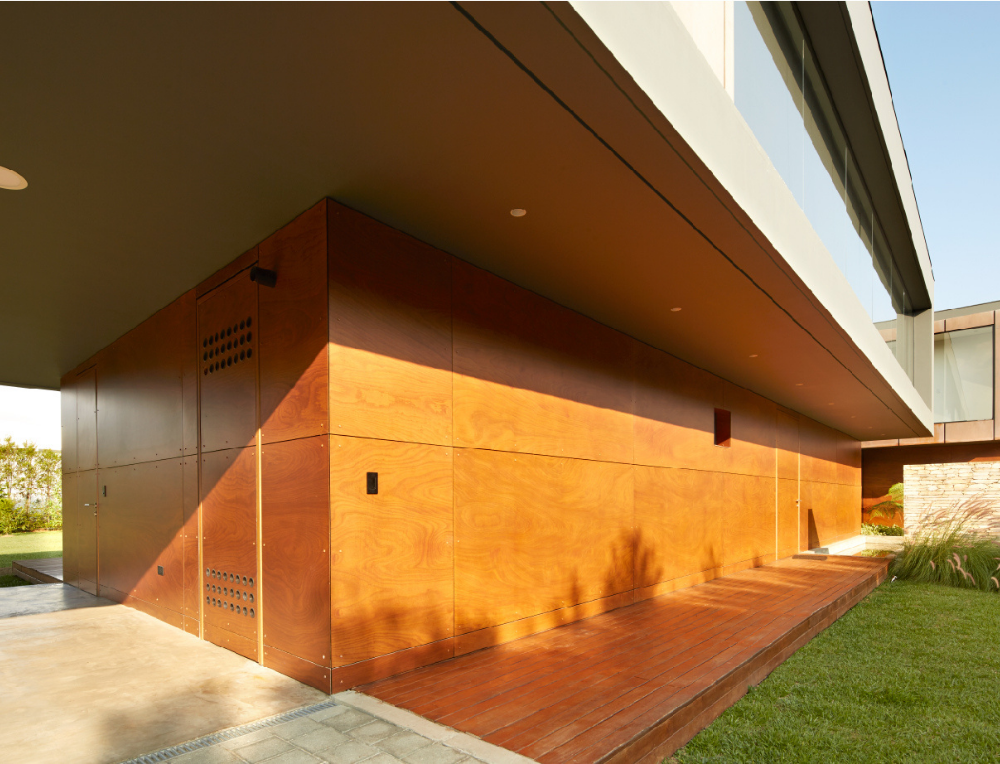 Revestimento em madeira: durabilidade e beleza para as fachadas revestimento parklex prodema hunter douglas