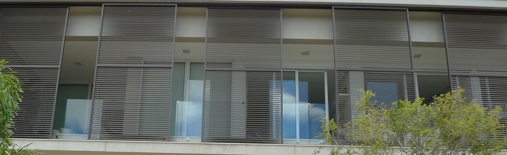 Fachada MISSI Scorrevole Angolare Per Box Doccia | 80x185 Cm, Vetro 4 Mm | Profilo Alluminio Bianco, Maniglia ABS | Installazione Reversibile